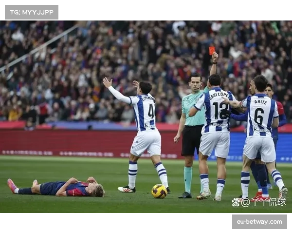 英格兰门将罗德里格斯染红 飞踹犯规成比赛转折点